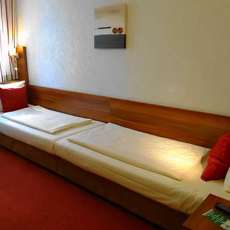 Hotel Schuetzenhof Mit Klimaanlage Отель